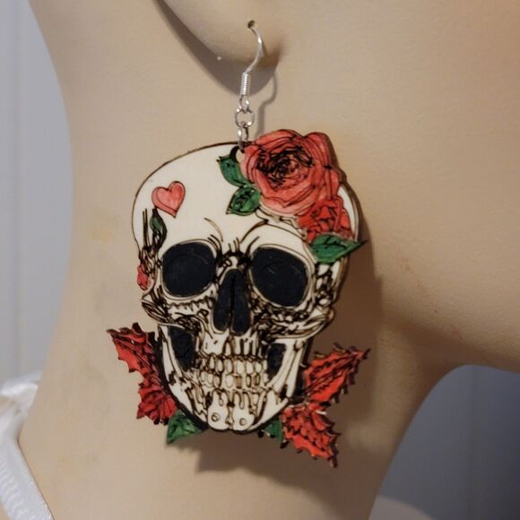 Large Skull With a Rose and Heart Earrings - Picture 2 of 6